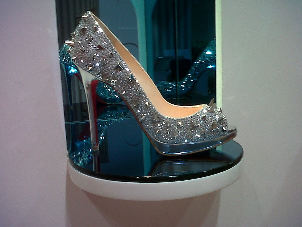 louboutin a dubai louboutin a dubai